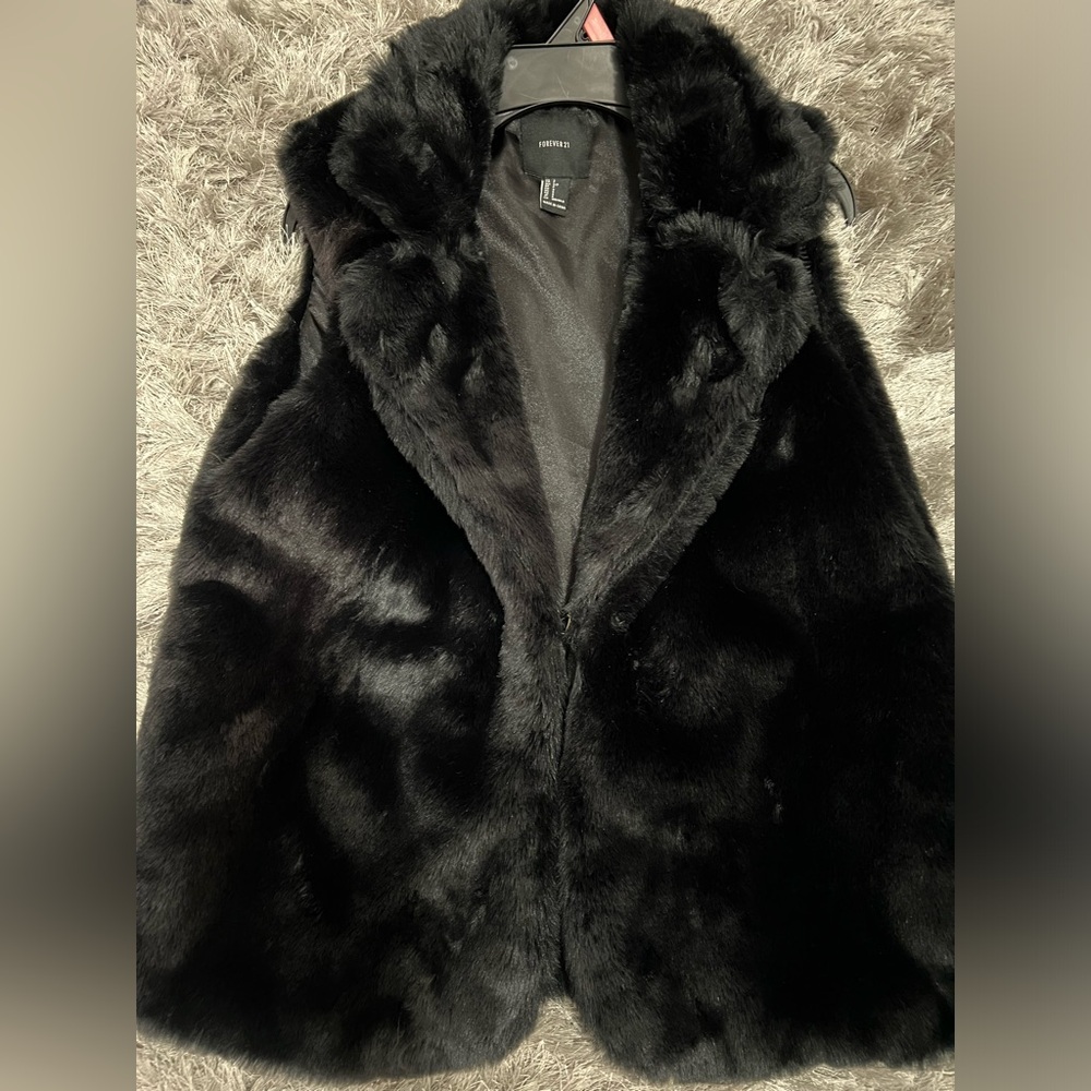 Forever 21. Small Size,Black Faux Fur Coat Sleeveless Fleece Vest, Open Front